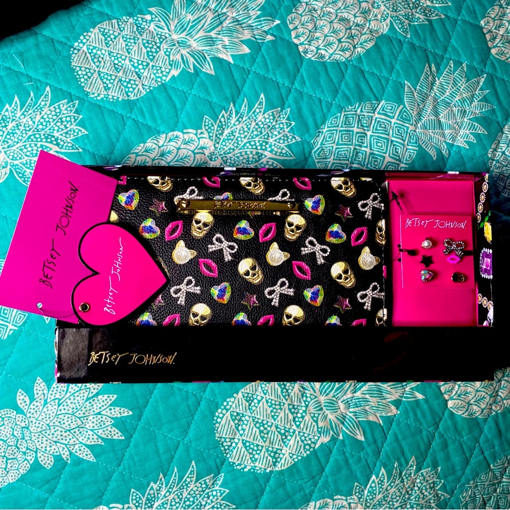 Betsey Johnson Skull Wallet & mixed earrings